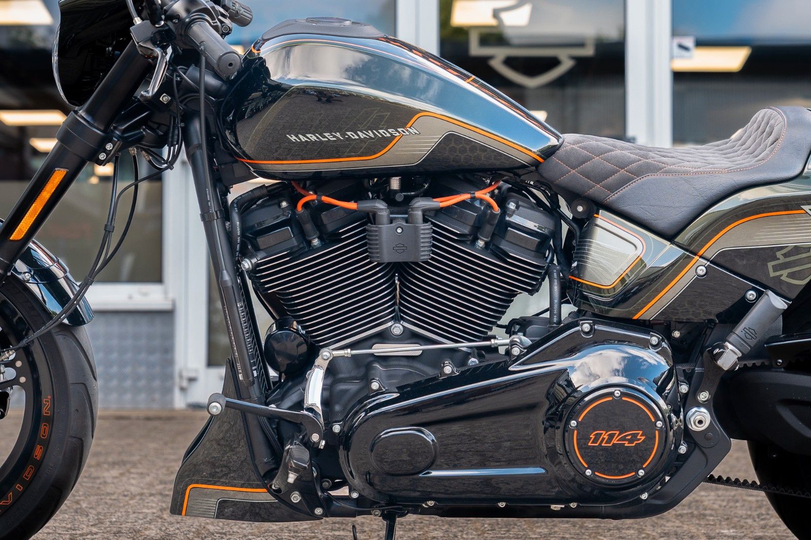 Fahrzeugabbildung Harley-Davidson FXDRS 114 CUI - KESSTECH - SEITLICHER KZH