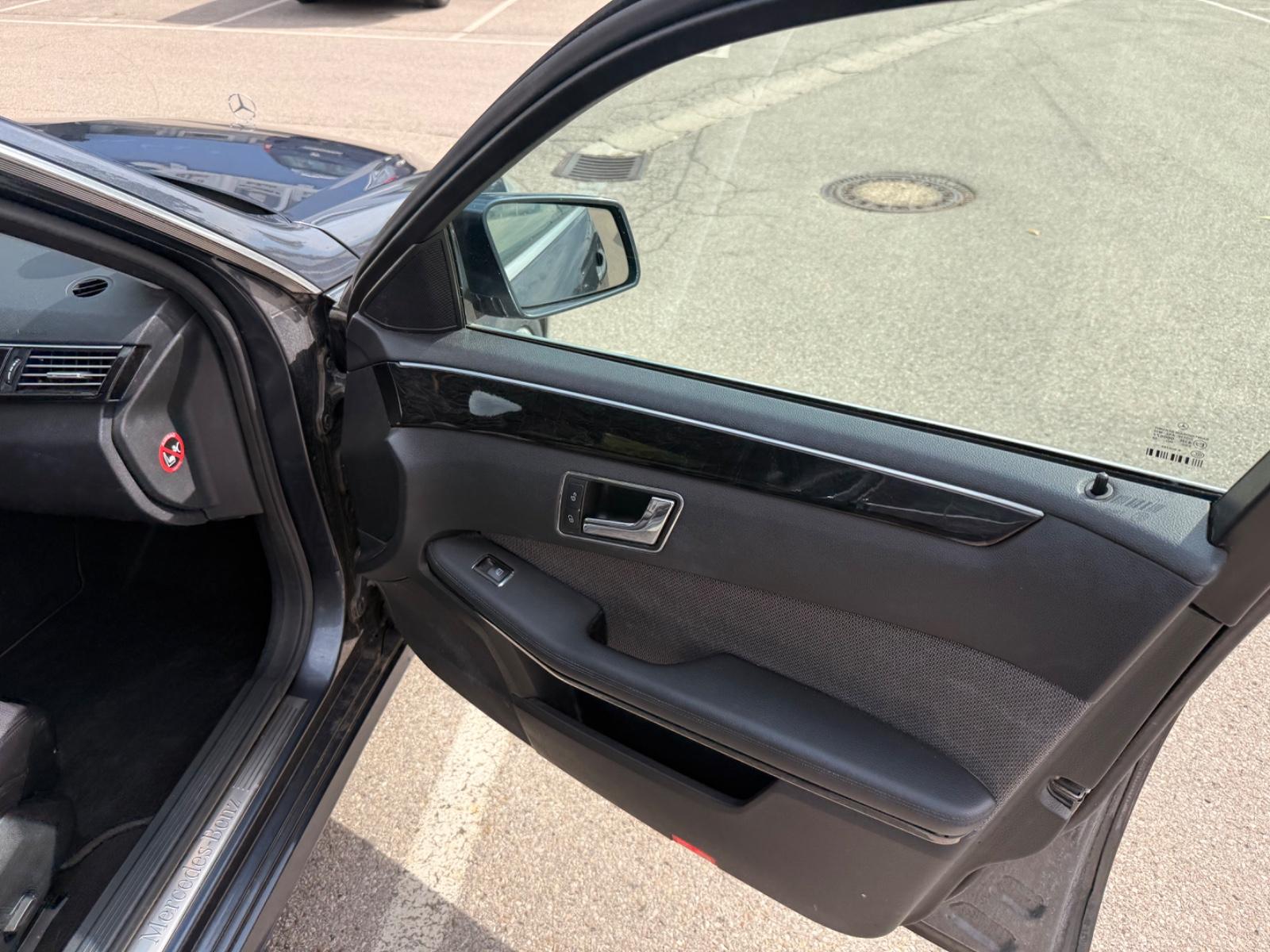 Mercedes-Benz E 200 CGI T Blue AVANTGARDE SHZ AHK NAVI XENON
