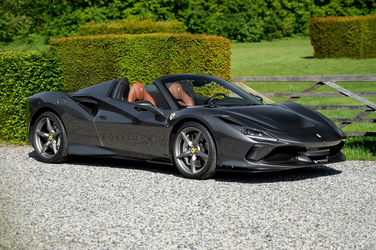 FERRARI F8