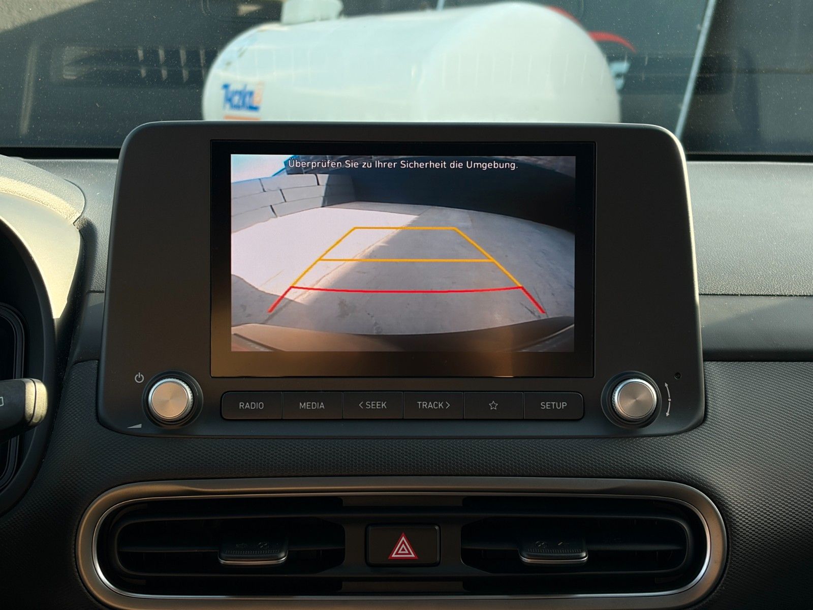 Fahrzeugabbildung Hyundai KONA E Select ACC PDC LFA LKA SHZ LHZ CarPlay