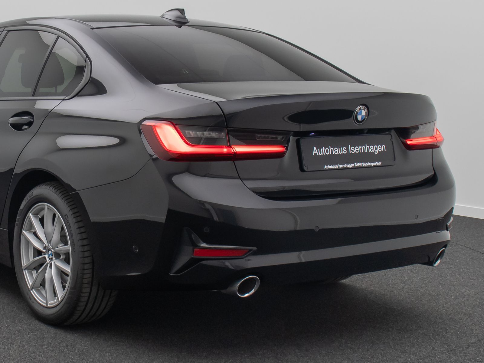 Fahrzeugabbildung BMW 320d Kamera DAB HiFi Stop&Go Fernlichtassist LED