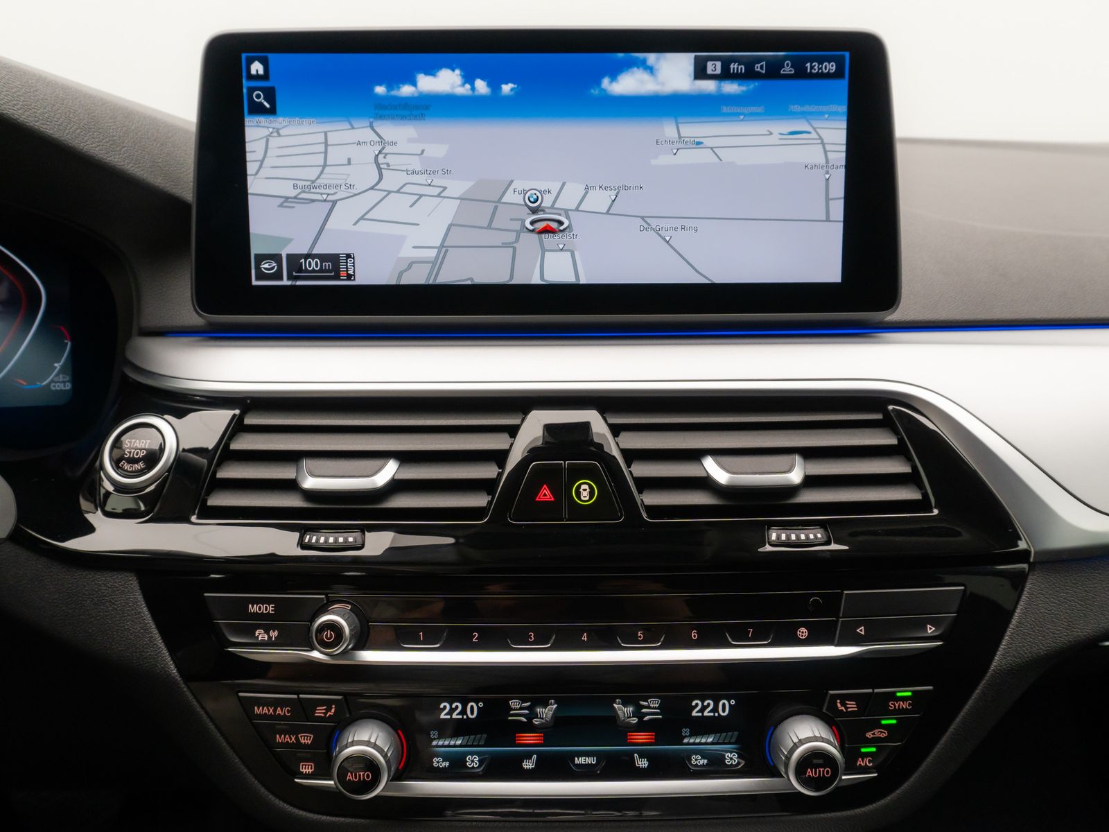 Fahrzeugabbildung BMW 530d xD Komfort DAB HUD Laser Kamera AHK HiFi