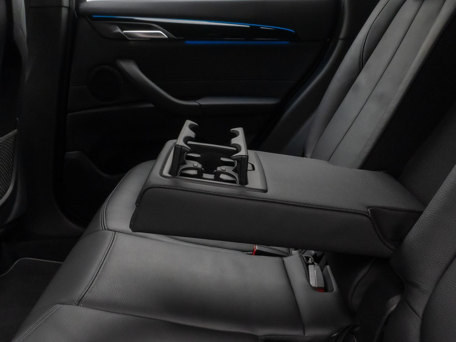 Fahrzeugabbildung BMW X1 xD25e Sport Line Kamera HUD DAB Komfort Navi+