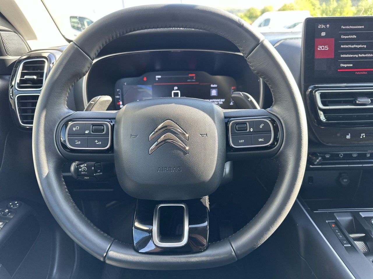 Fahrzeugabbildung Citroën C5 Aircross BlueHDi 130 S&S EAT8 Max - mit KI generiert/bearbeitet