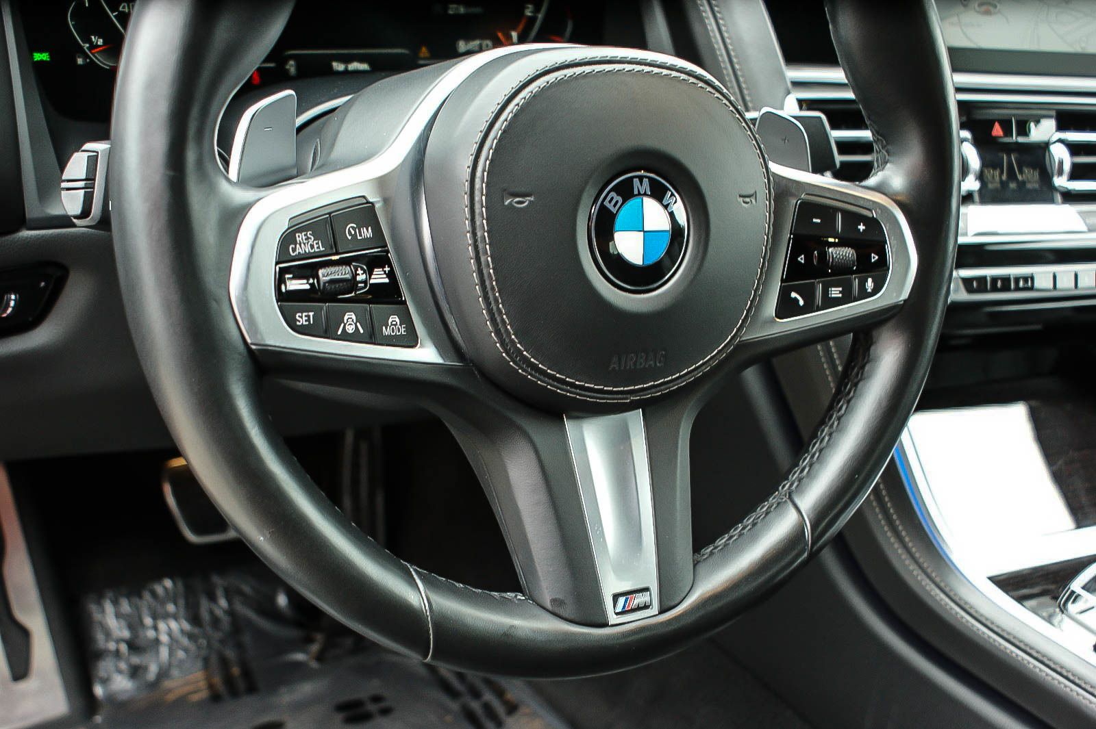 Fahrzeugabbildung BMW M850 xDrive Coupe M-SPORT  == RESERVIERT ==