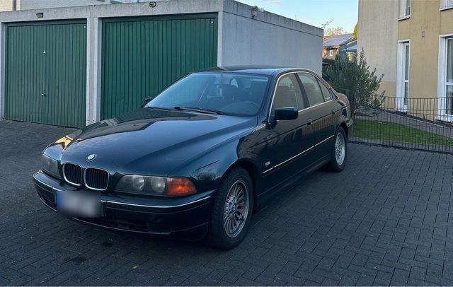 BMW E39 520ia tausch möglich, preiswert & ...