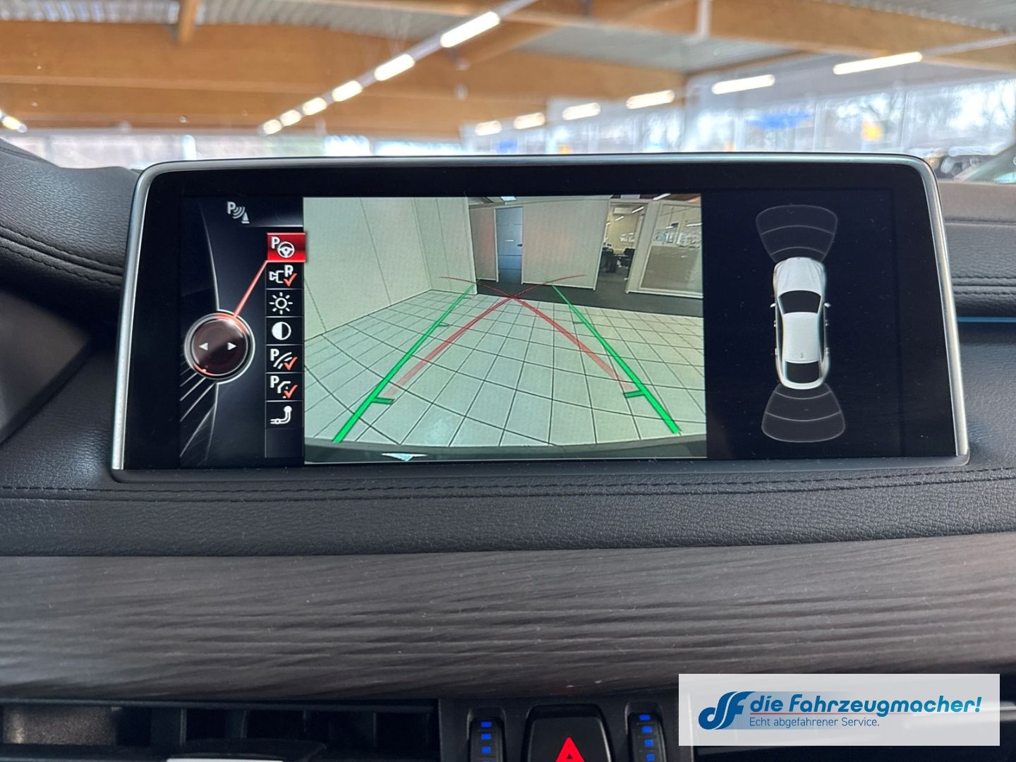 Fahrzeugabbildung BMW X6 xDrive 50 i M-Paket Sportpaket Navi Leder *EX