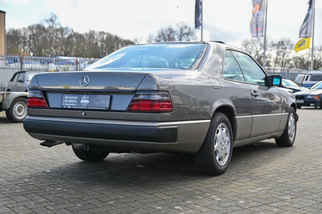Mercedes-Benz CE 300