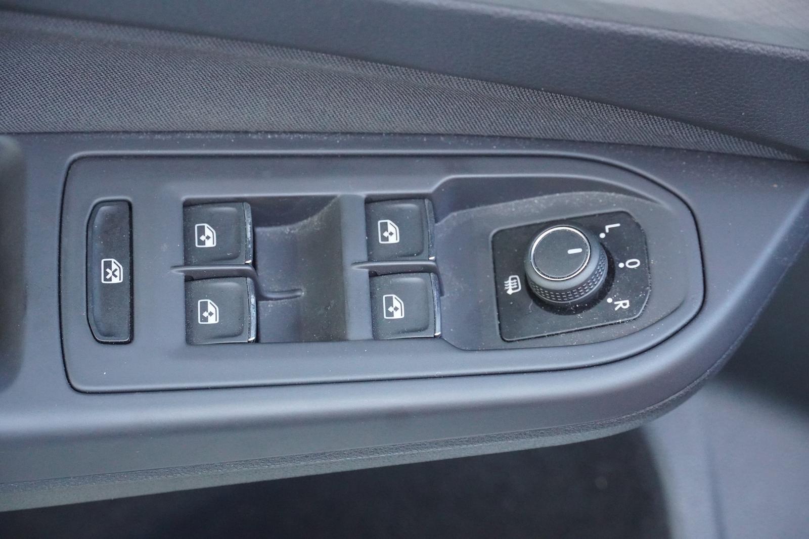 Volkswagen Golf VIII Variant 2.0 TDI DSG Life LED ACC Navi, миниатюра 24
