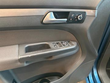 MYAUTOCENTER – Gebraucht- und Jahreswagen mit Werkstattservice in Pfaffenhofen Volkswagen Touran*7-Sitzer*TEMPO*2ZONEN*SitzHZ*PDC*TÜV 528