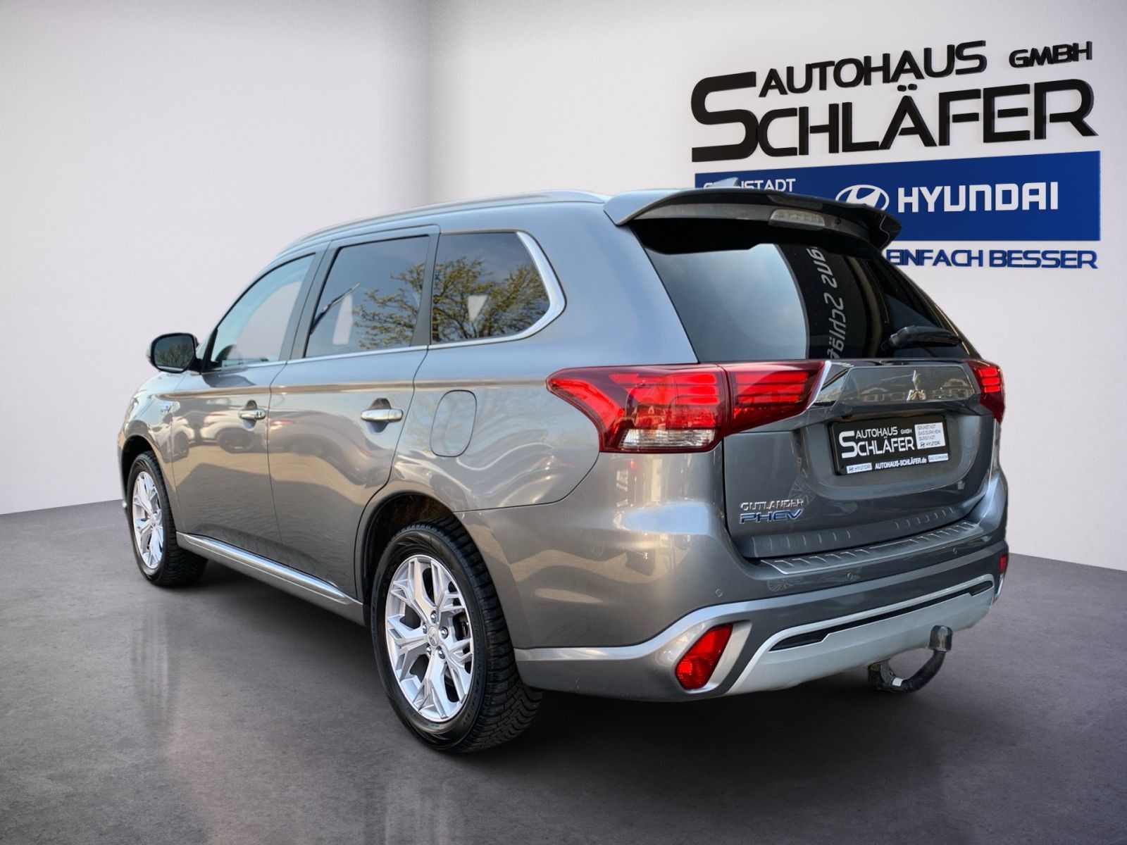 Fahrzeugabbildung Mitsubishi Outlander 2.4 PHEV Plug-in Hybrid Basis Spirit 4