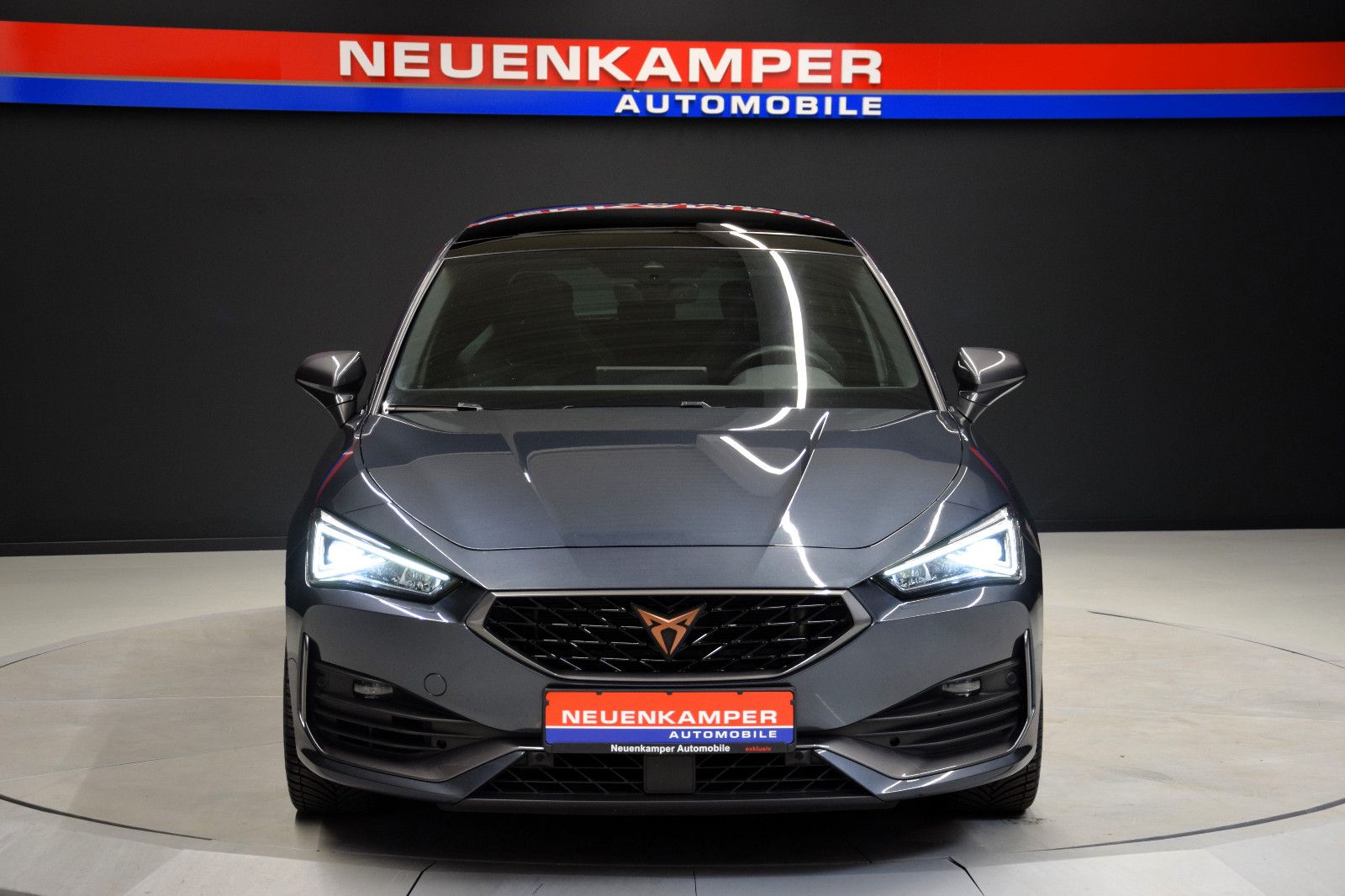 Fahrzeugabbildung CUPRA Leon VZ Pano ACC Schale Kamera 19"