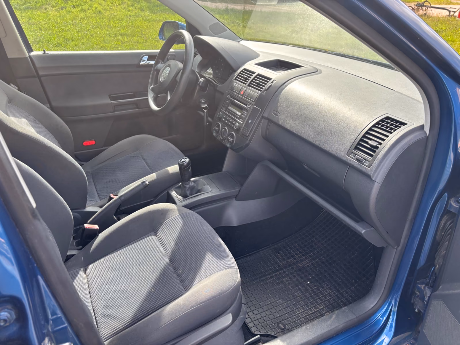 Volkswagen Polo 1.2 Comfortline TÜV Neu 8-Fach bereift