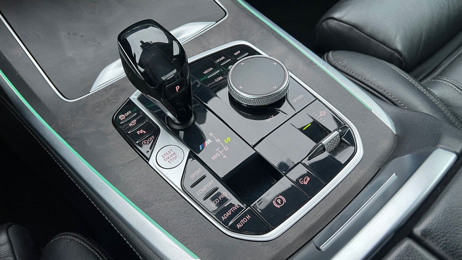 Fahrzeugabbildung BMW X7 M50 d *H/K*360°*PANO*AHK*M-Paket*HUD*Mietkauf