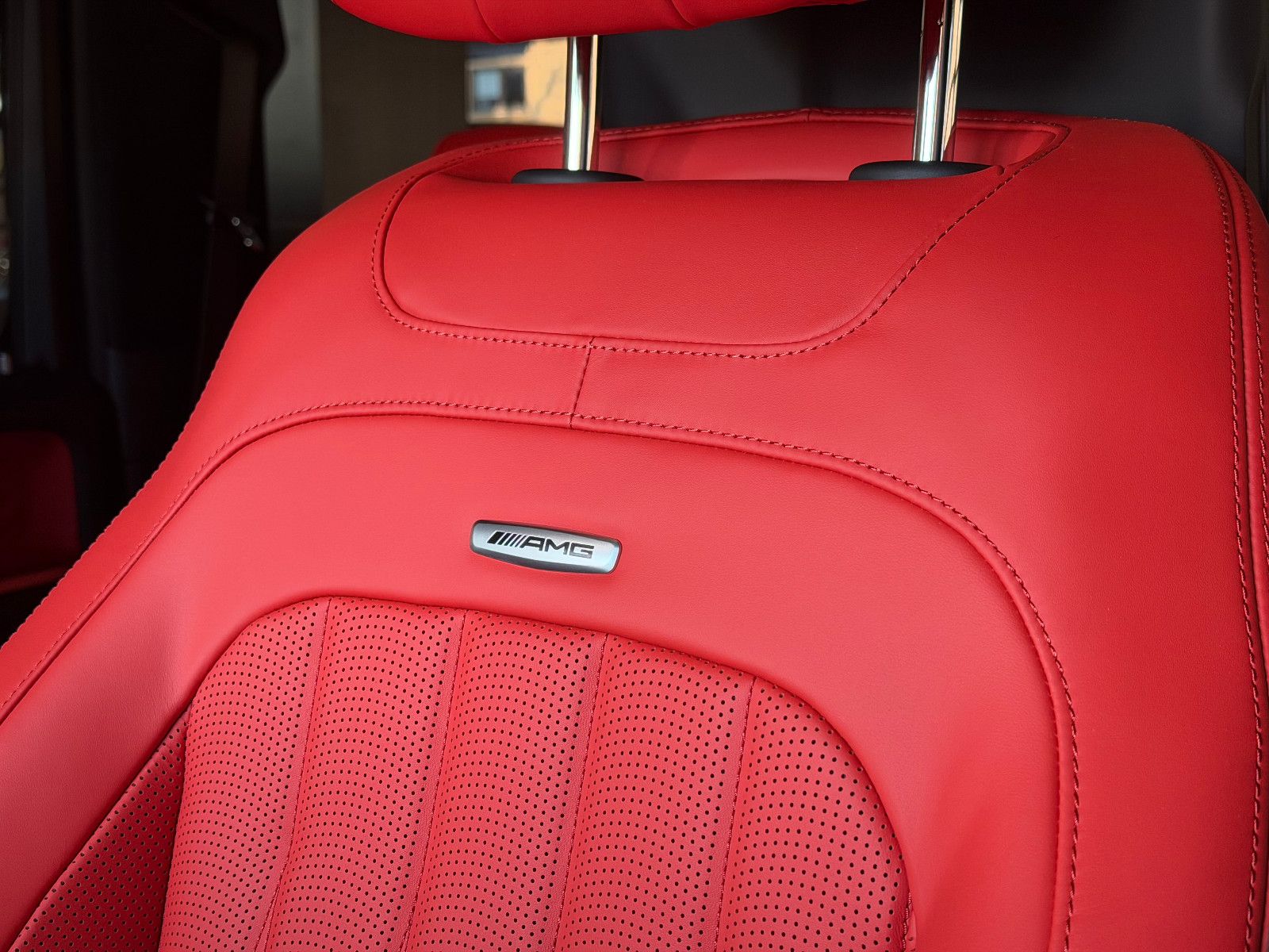 Fahrzeugabbildung Mercedes-Benz G 63 AMG/ A22/ FOND-TV/CARBON/RED/SUPERIOR/UNI