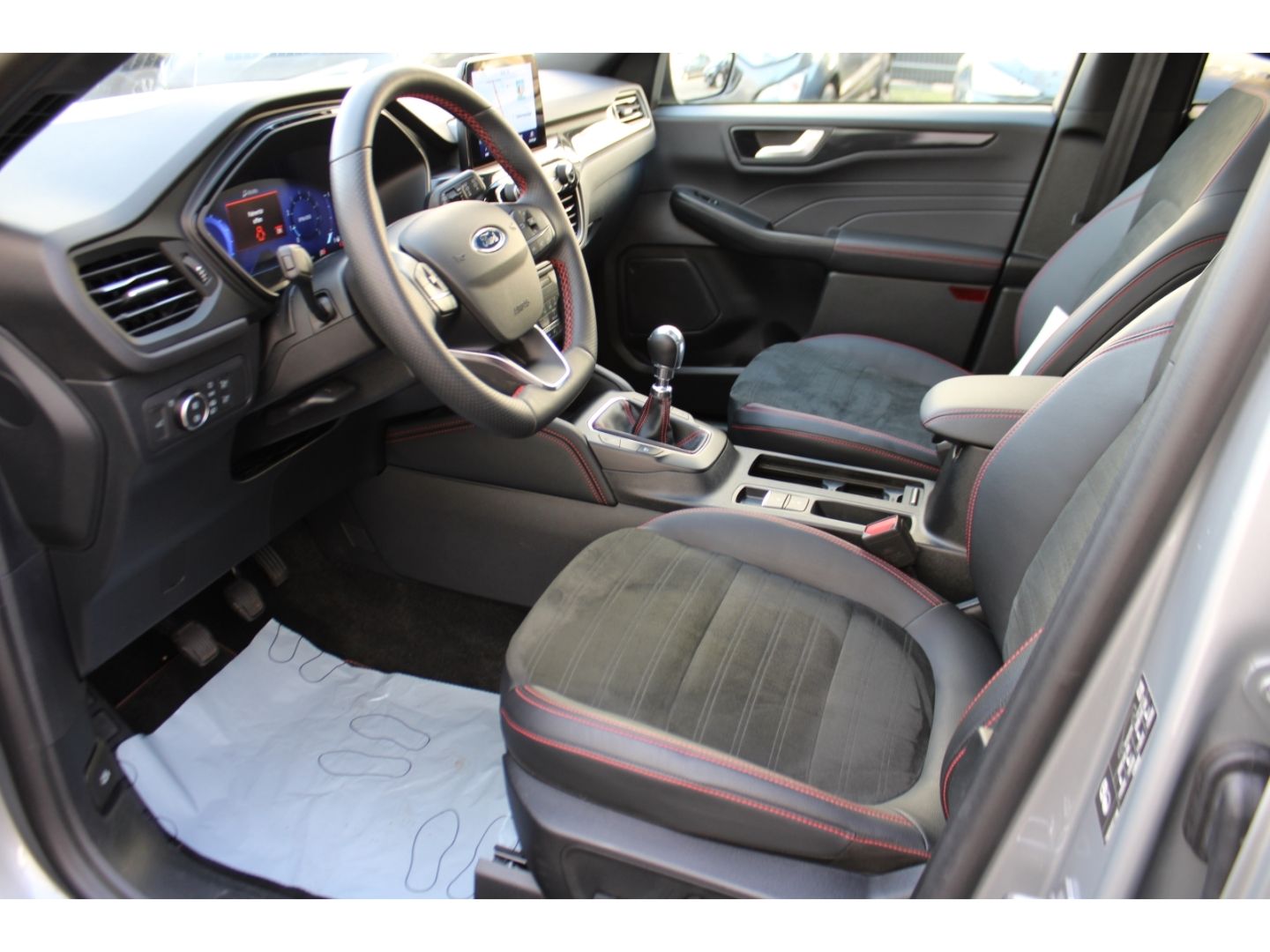 FORD Kuga ST-Line X LED AHK Navi GJR RFK el. Heckkla - Image 7