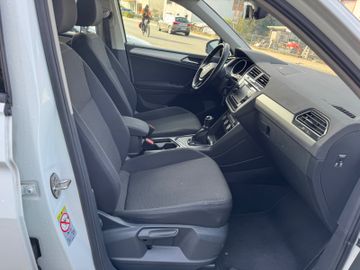 Volkswagen Tiguan - 12