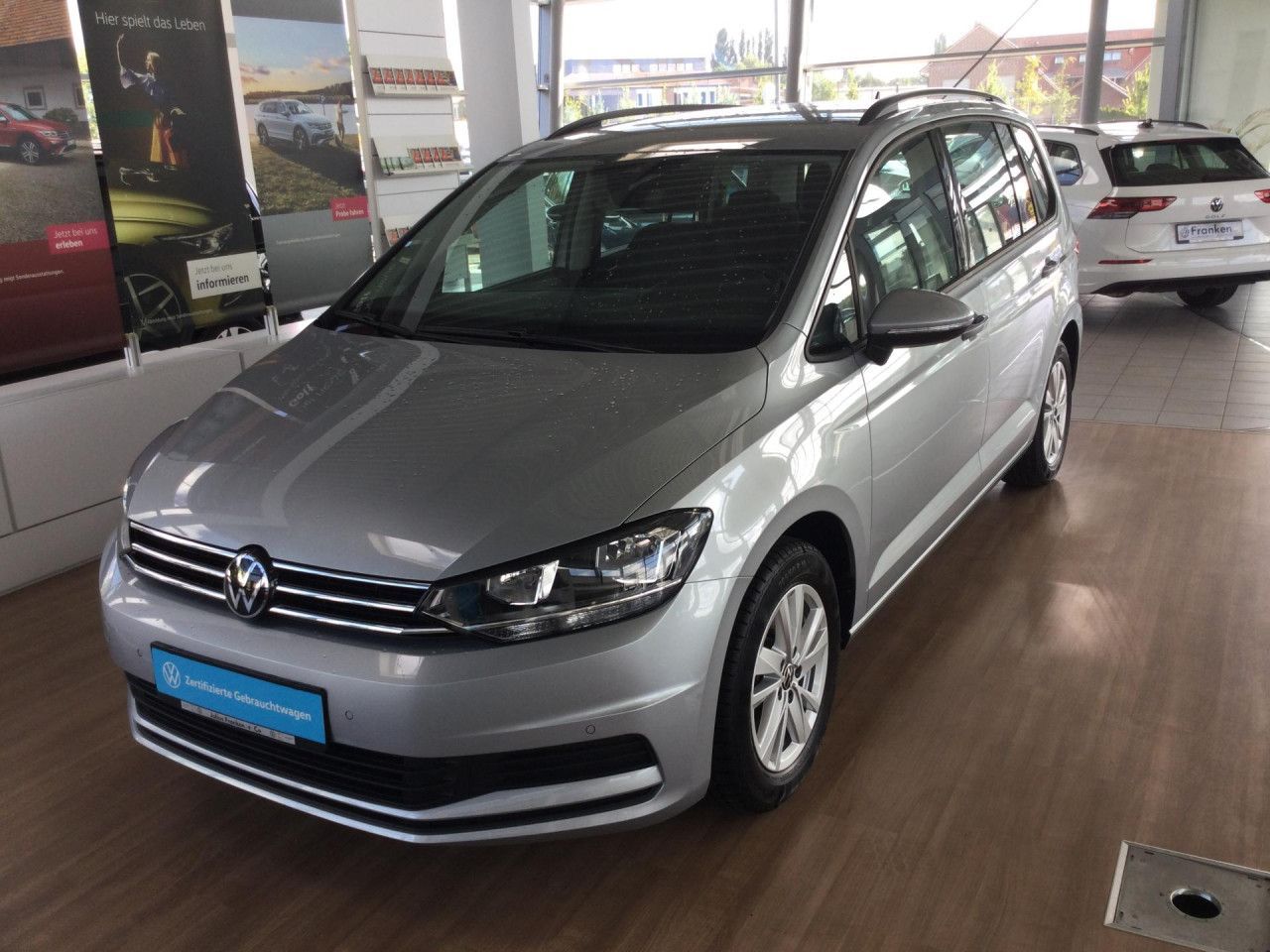 Volkswagen Touran Comfortline 1.5 TSI DSG KAMERA CLIMATR foto 4