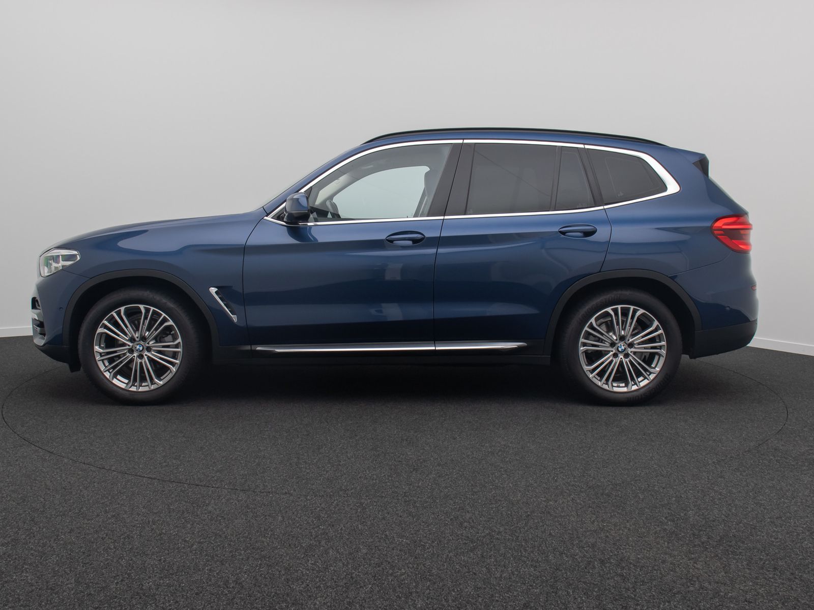 Fahrzeugabbildung BMW X3 xD20d Luxury Line Kamera AHK HUD Alarm 19Zoll