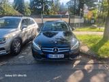 Mercedes-Benz C 200 EDITION Autom. EDITION - Mercedes-Benz C 200 mit Benzin-Antrieb: Schwarz, Panorama-Dach, Limousine