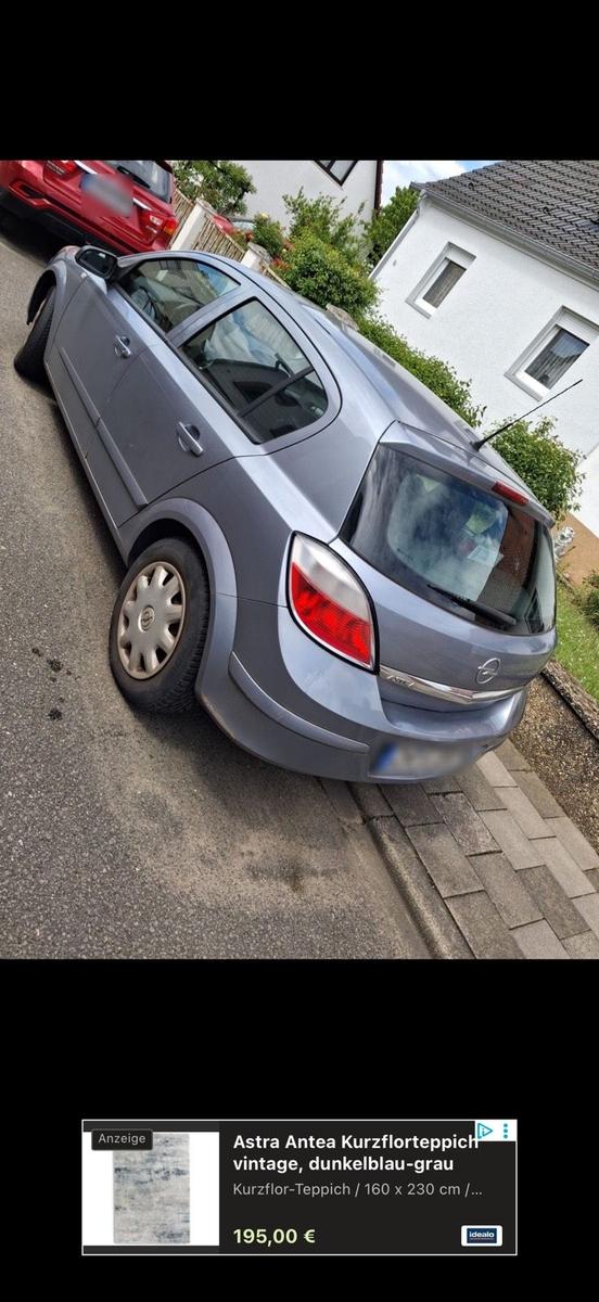 Opel Astra 2004 — салон