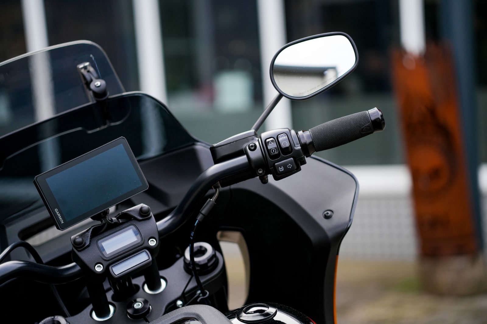 Fahrzeugabbildung Harley-Davidson FXLRST Low Rider ST 117 - HeinzBikes Clubstyle