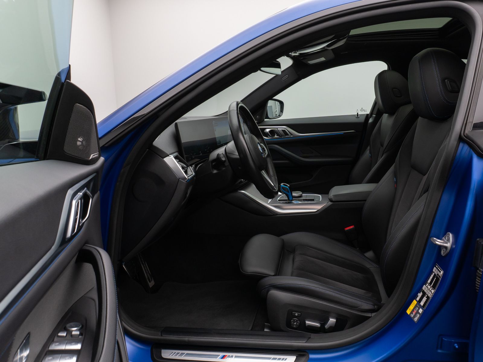 Fahrzeugabbildung BMW i4 M50 Gran Coupé Glasdach Laser 360°HUD DAB H/K