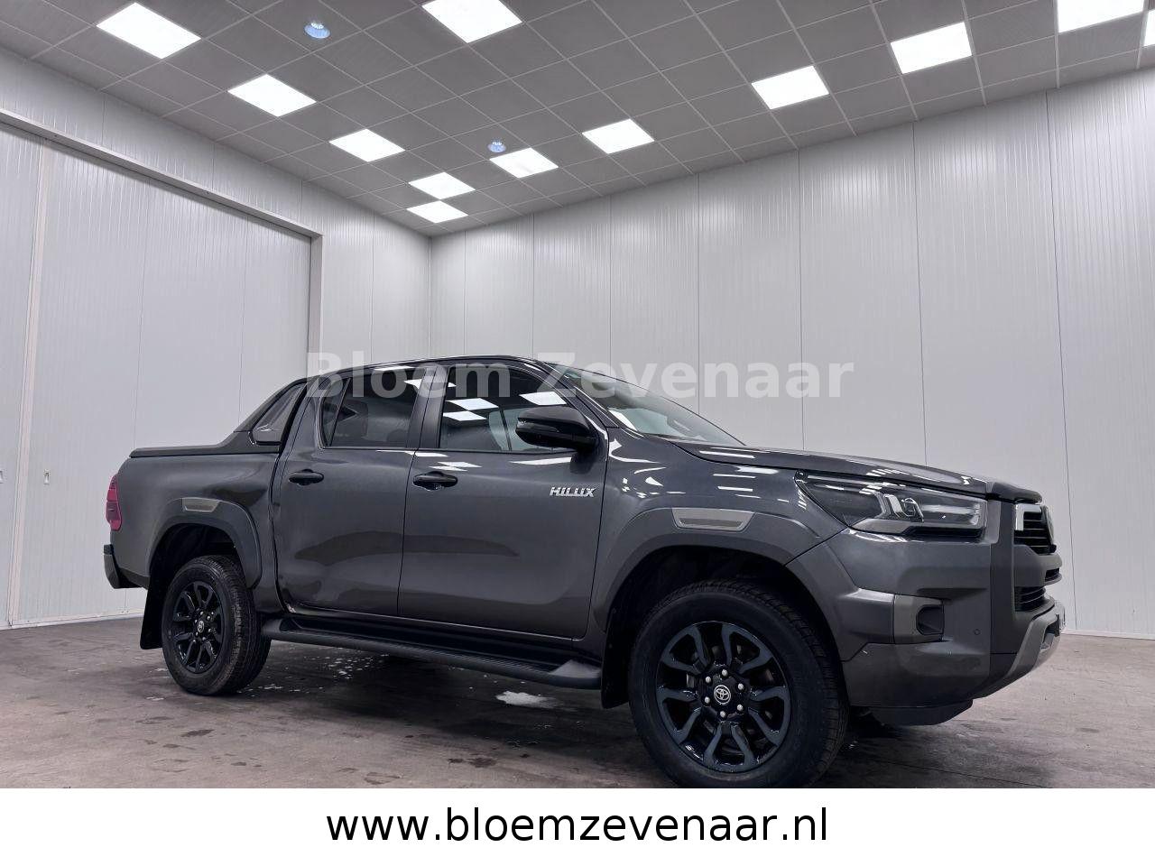 Toyota HILUX  2.8 D-4D Autom. 4WD DC Navi Clima