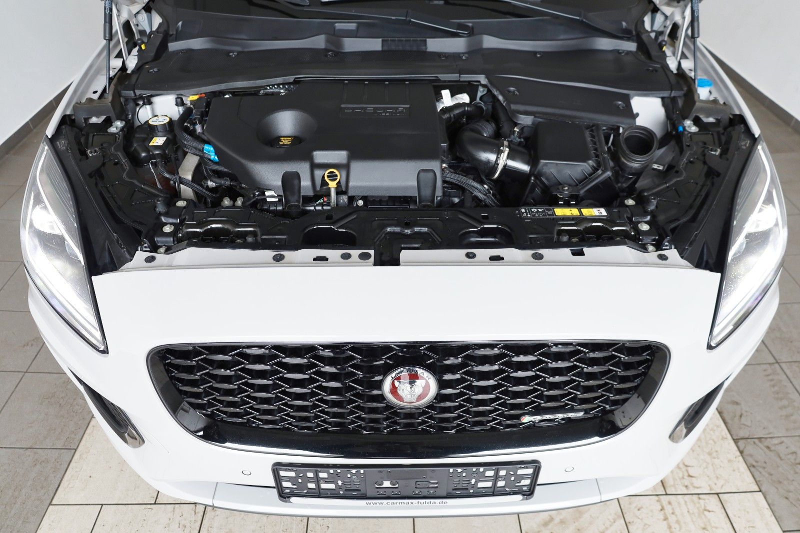 Fahrzeugabbildung Jaguar E-Pace R-Dynamic SE AWD,Navi,Kamera,ACC,AHK+WR