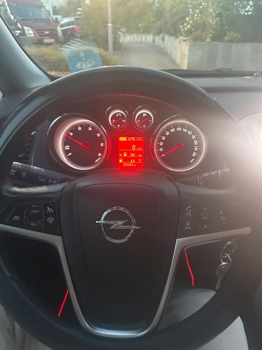 Opel Astra 2015 — photo 7