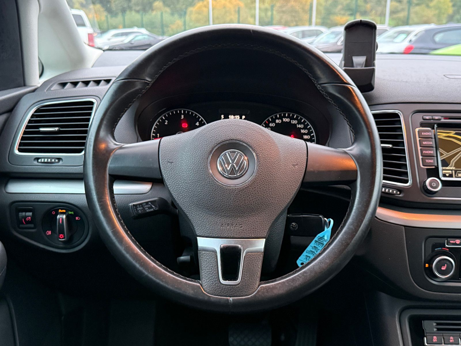 Fahrzeugabbildung Volkswagen Sharan Comfortline BMT DSG Navi Kamera SHZ Klima