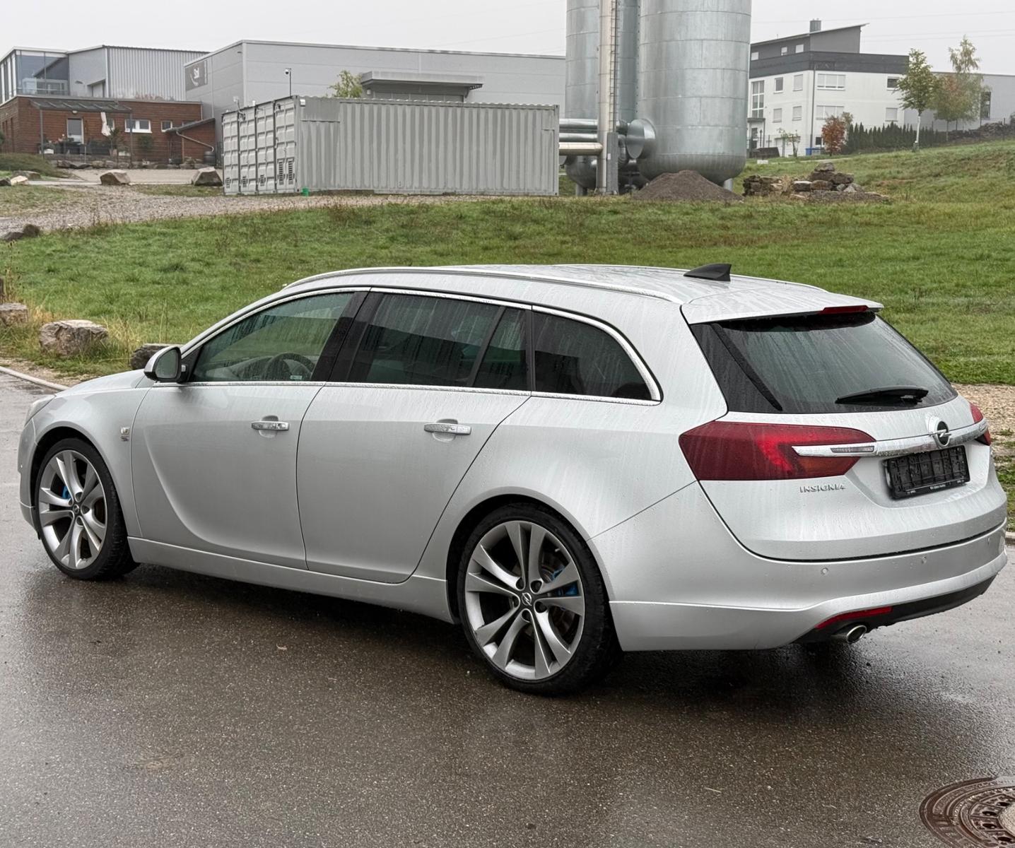 Opel Insignia 2015 — вигляд ззаду