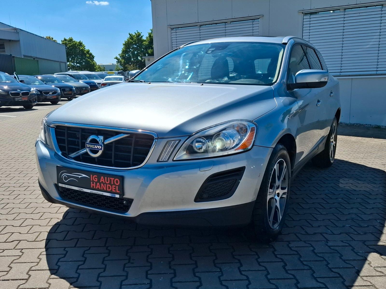 Volvo XC 60 XC60 Summum AWD *Panorama *AHK*Leder* Top!