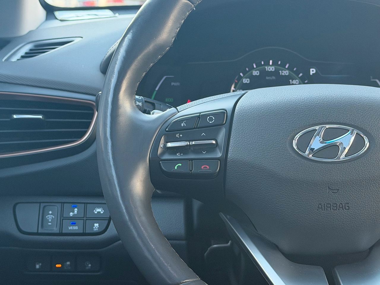 Fahrzeugabbildung Hyundai IONIQ EV Premium *Schiebedach*Totwinkel*ACC*LED*