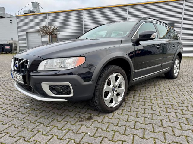 Volvo XC70 Summum - LEDER+SHZ+NAVI+XENON+PDC+AHK+ST-HZ