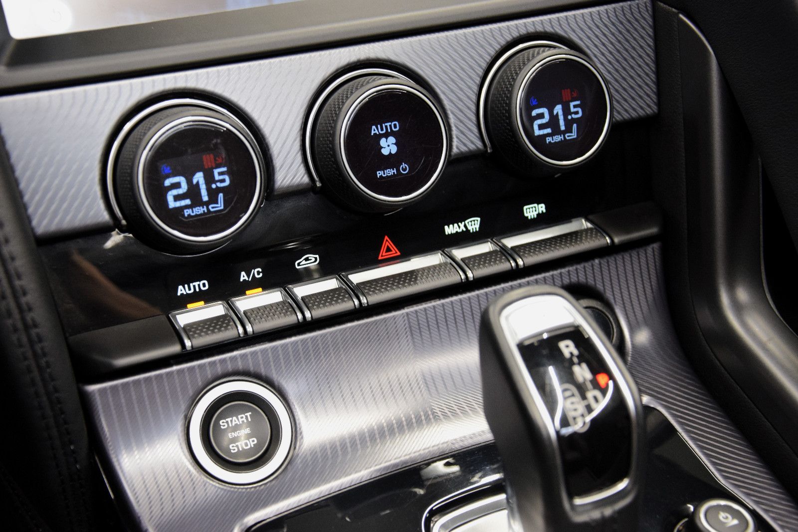 Fahrzeugabbildung Jaguar F-Type Cabriolet R-Dynamic Perf.AGA Temp. Kamera