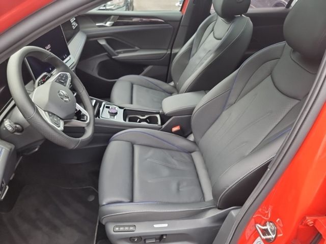 Fahrzeugabbildung Volkswagen Tiguan 2,0 TDI DSG 4MOTION R-LINE LEDER HUD PANO