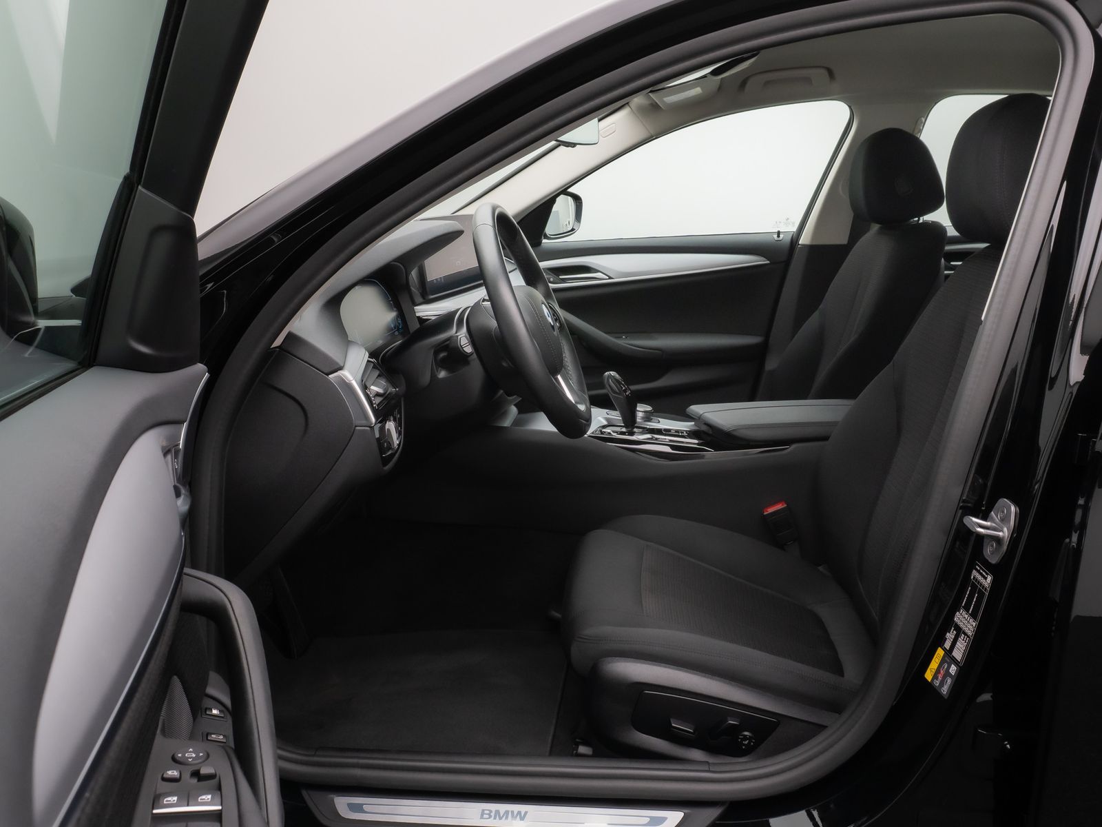 Fahrzeugabbildung BMW 520e Kamera DAB Sport Klima-4Zonen Alarm ParkAss