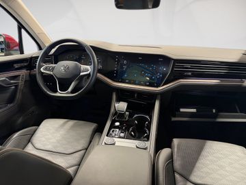 Volkswagen Touareg - 11