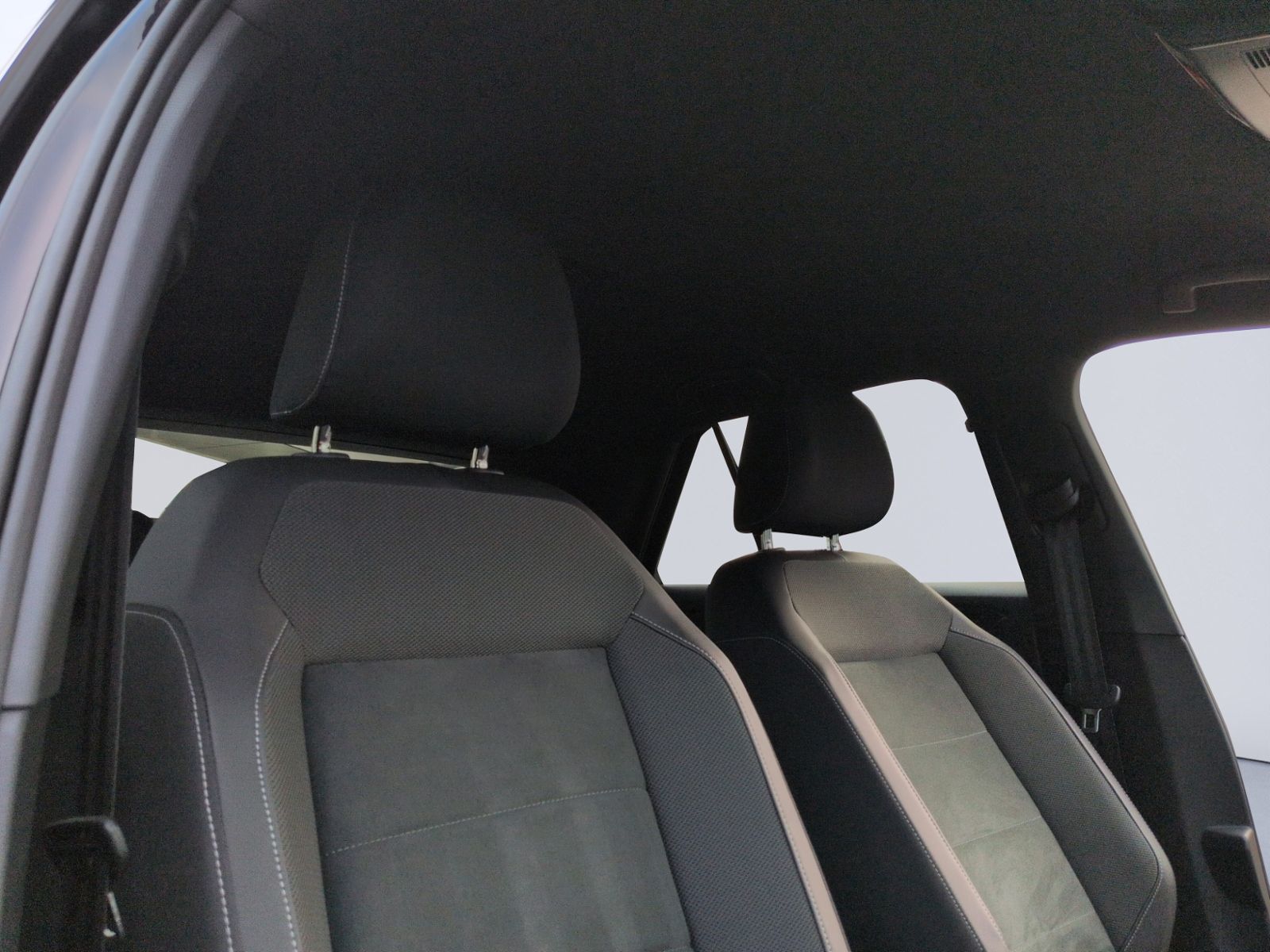 T-Roc 1.5 TSI DSG R-Line KAMERA+AHK+NAVI