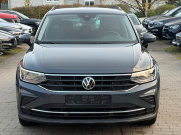 Volkswagen Tiguan - 2