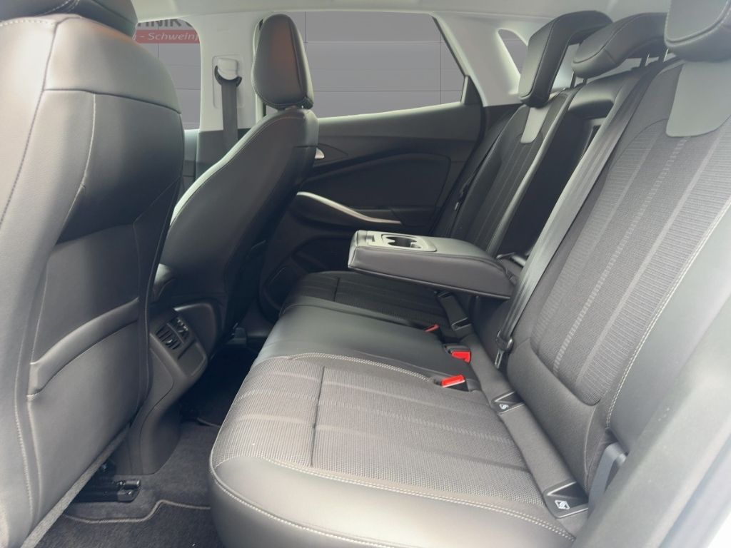Fahrzeugabbildung Opel Grandland GS, AUTOMATIK, NAVI, RÜCKFAHRK.