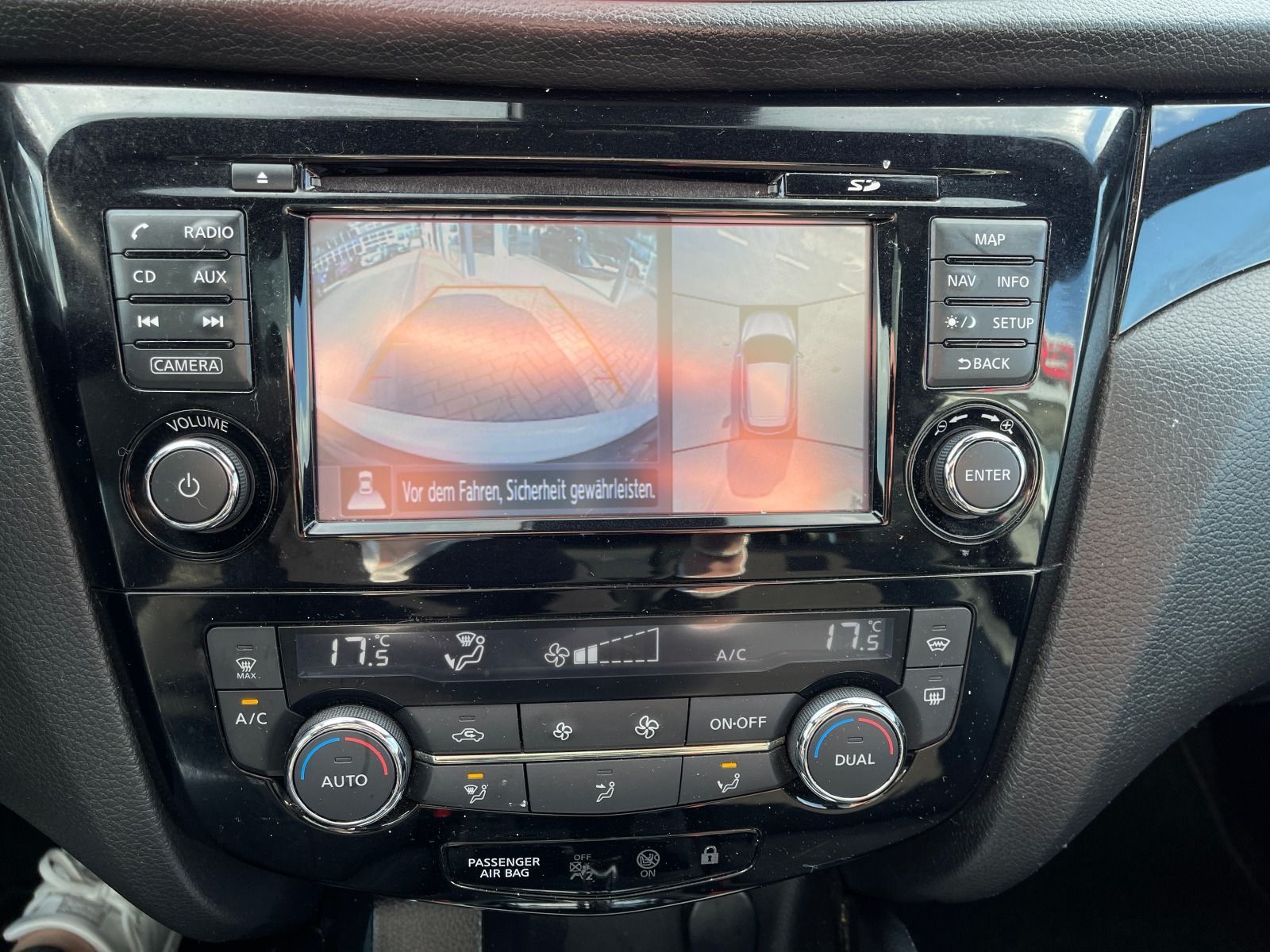 Fahrzeugabbildung Nissan Qashqai 1.2 DiG-T Tekna Autom. Pano/Allwetter