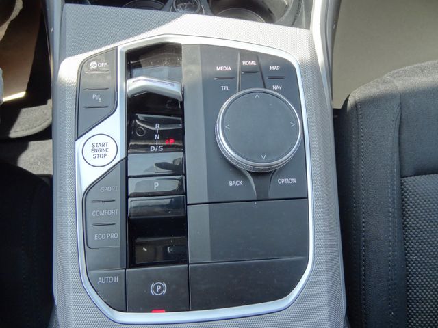 Fahrzeugabbildung BMW 318d/1.Hd/Widesreen/LED/Navi/SitzH/TopZustand