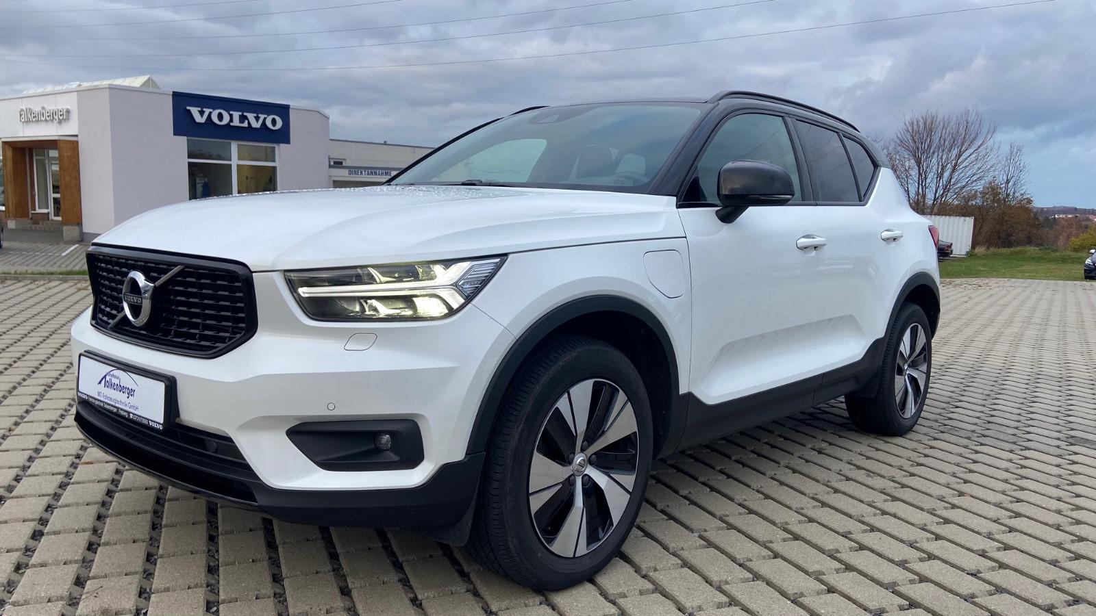 Volvo XC40 R Design Expression Recharge Plug-In