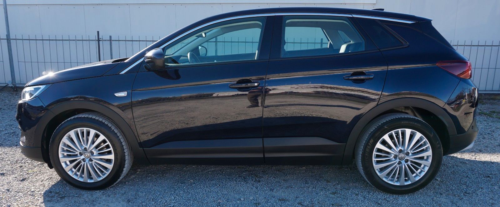 Fahrzeugabbildung Opel Grandland X T.Leder,Navi,Kamera,Bi-LED,SR+WR,AHK