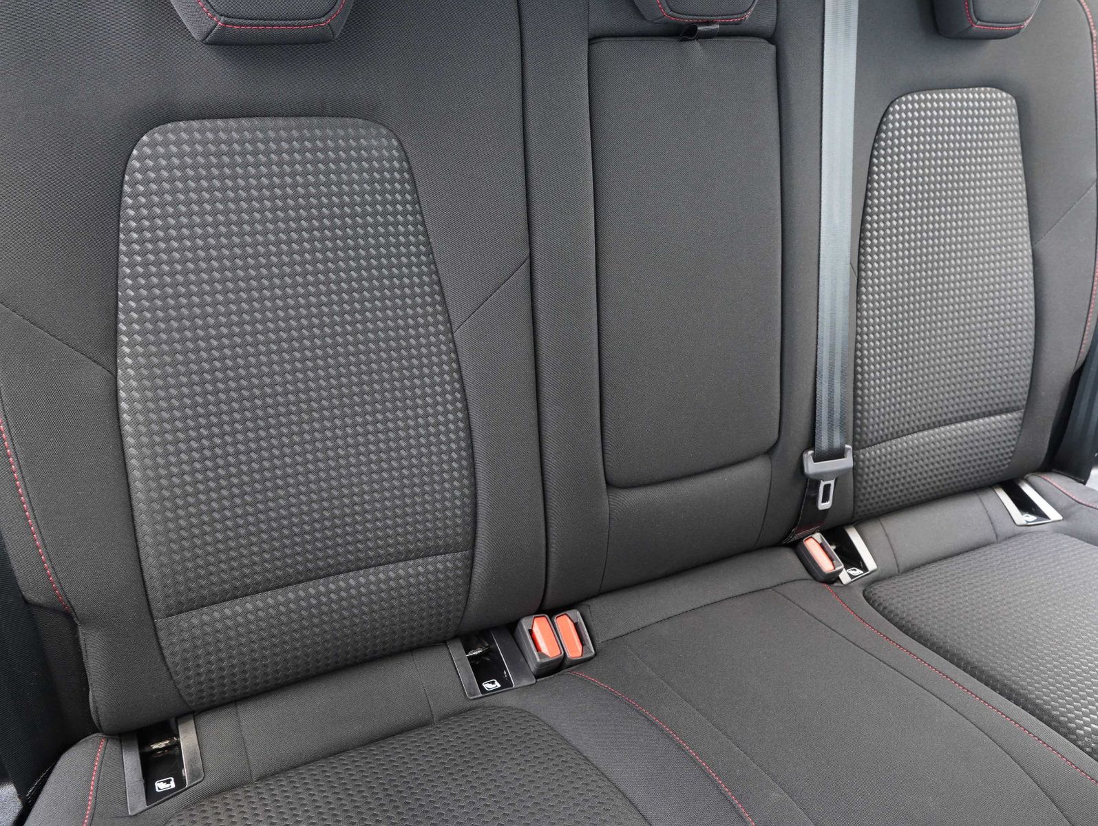 Fahrzeugabbildung Ford Focus Turnier 1.5 EcoBlue ST-Line X LED/ACC/CAM