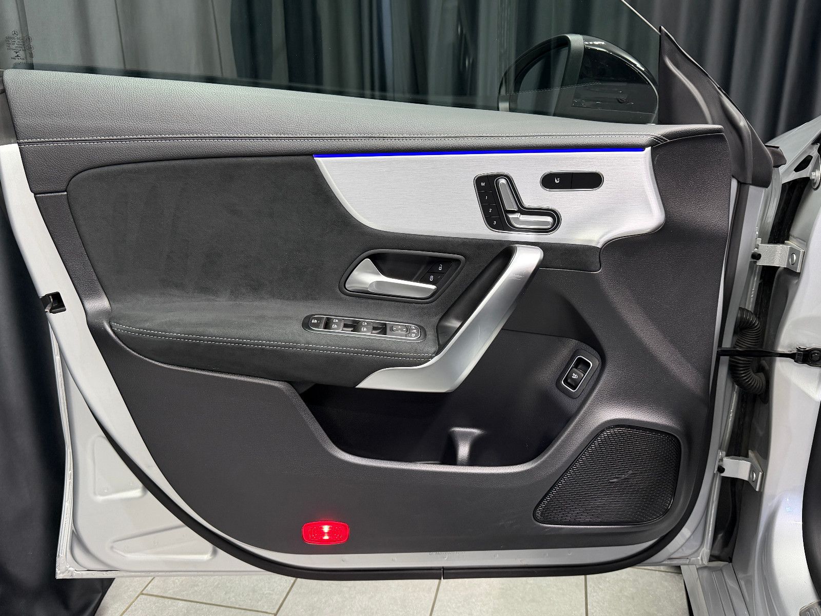 Fahrzeugabbildung Mercedes-Benz CLA 200 d|AMG-LINE|KAMER|BURMESTER|