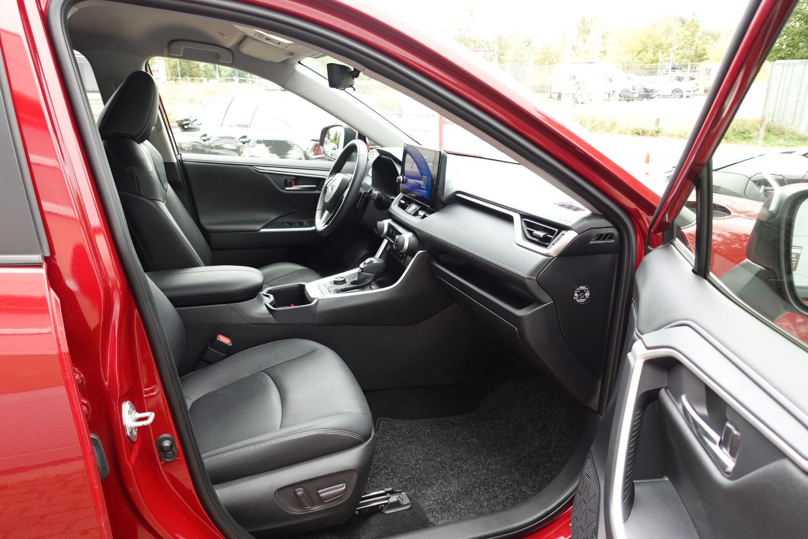 Toyota RAV 4 2.5 Hybrid Lounge Allrad 5J Garantie