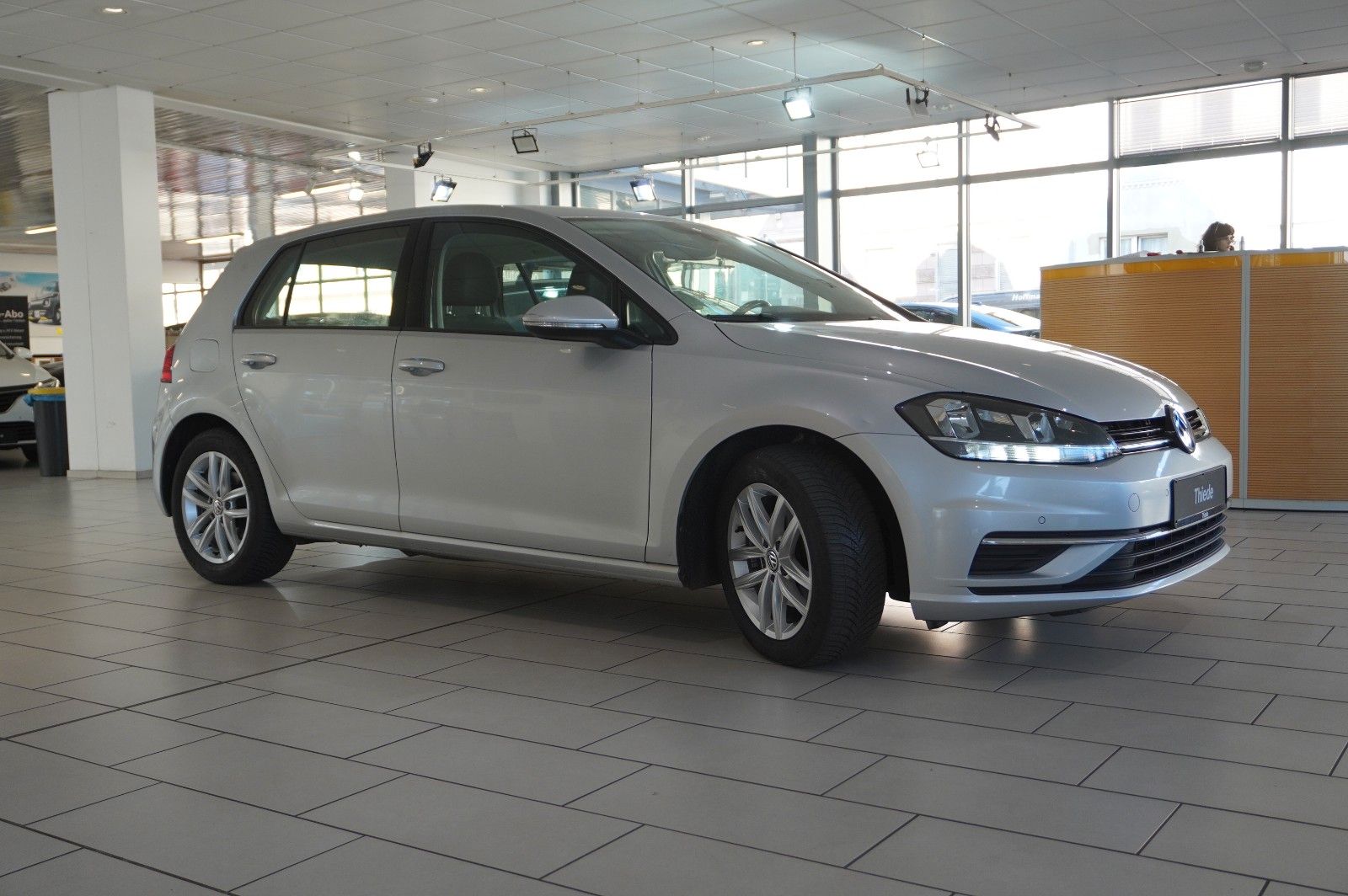 Fahrzeugabbildung Volkswagen Golf VII Lim. 2.0 TDI COMFORTL. DSG NAVI/LED/ACC